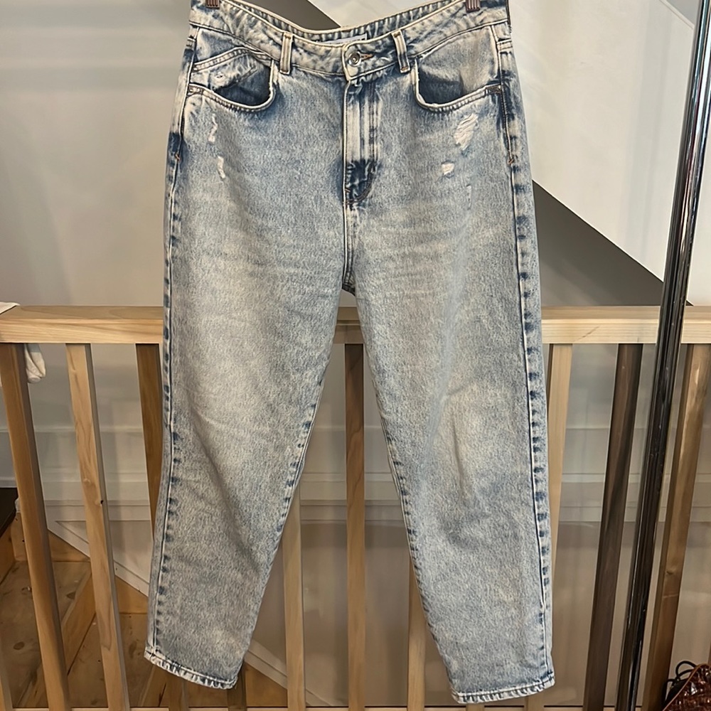 Zara Mom Fit High waisted blue jeans